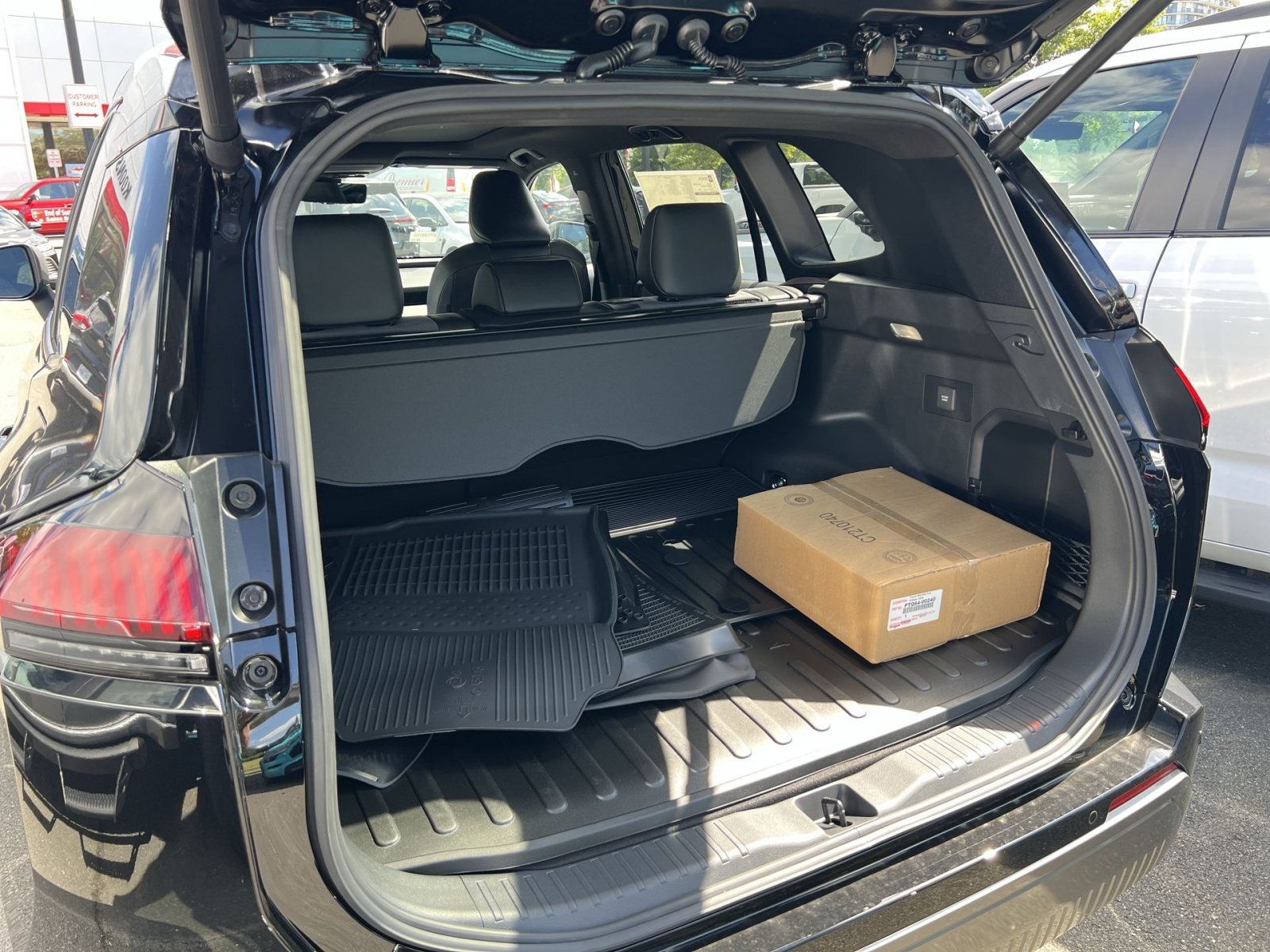 New 2026 Toyota RAV4 XSE w/ Panoramic Sun Roof Package AWD/4WD image 20
