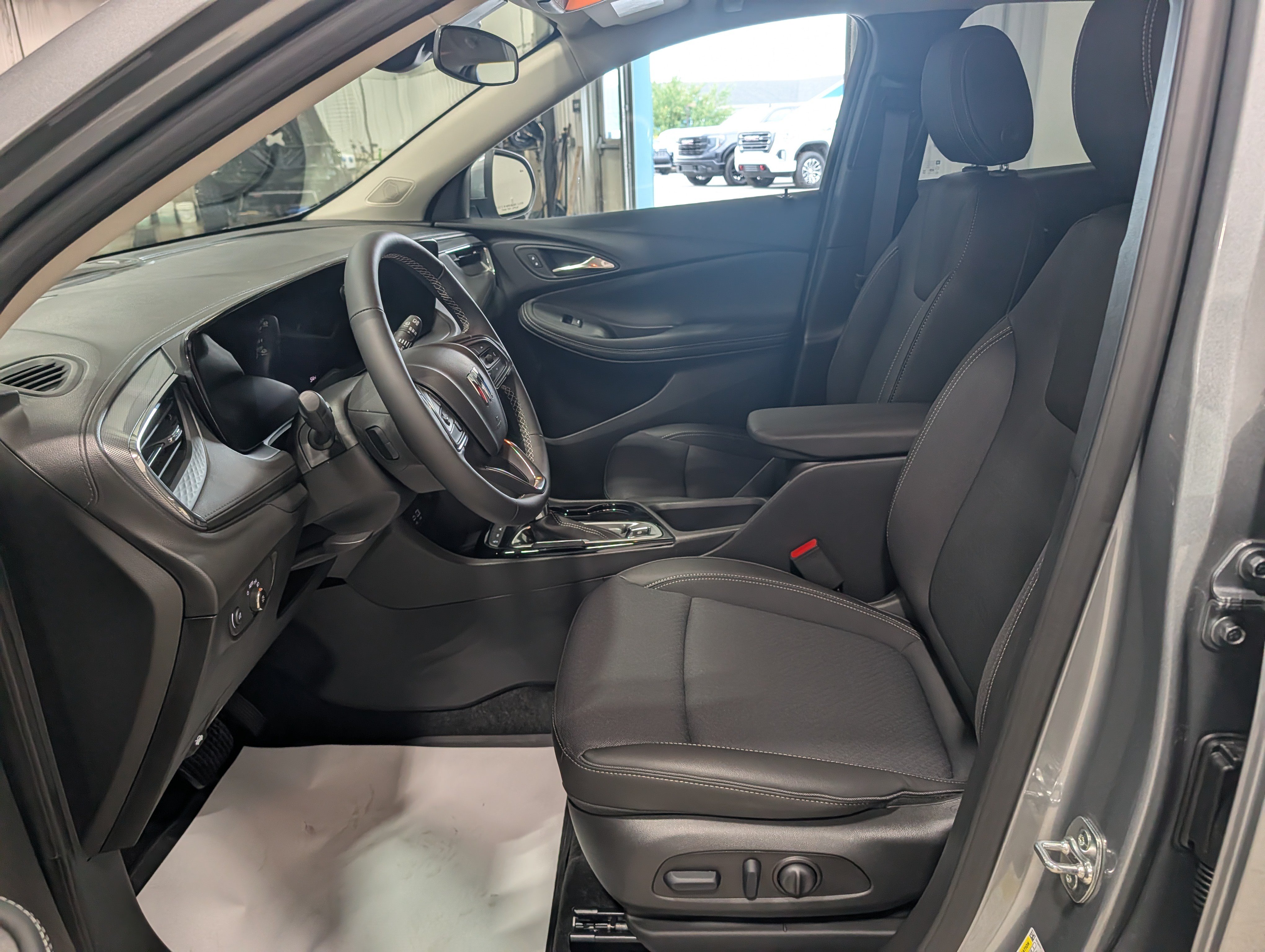 Used 2026 Buick Encore GX Preferred w/ Comfort Package AWD/4WD image 14