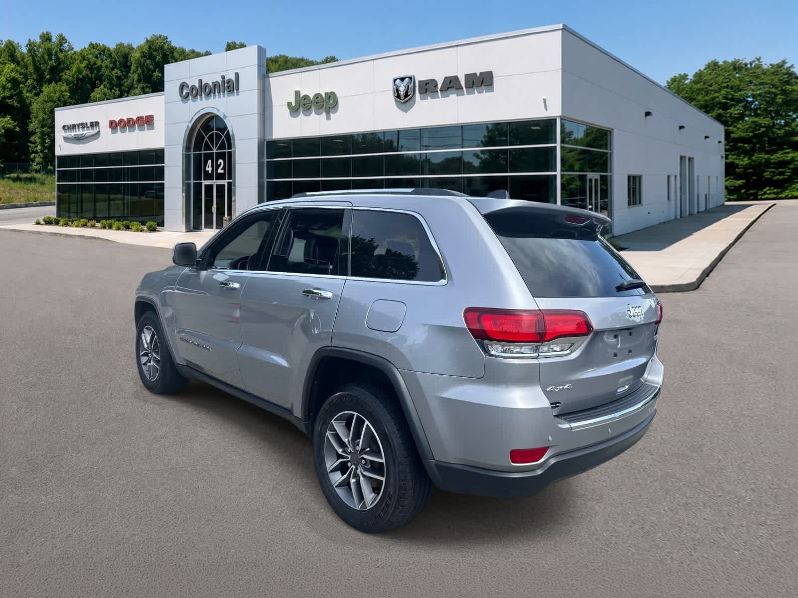 Used 2021 Jeep Grand Cherokee Limited AWD/4WD image 3