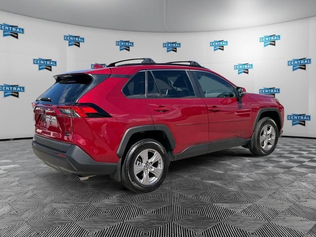 Used 2025 Toyota RAV4 XLE AWD/4WD image 5