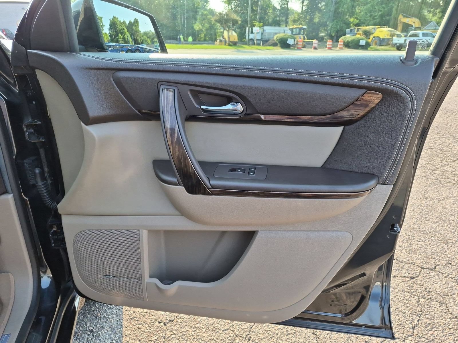 Certified 2014 GMC Acadia Denali AWD/4WD image 26