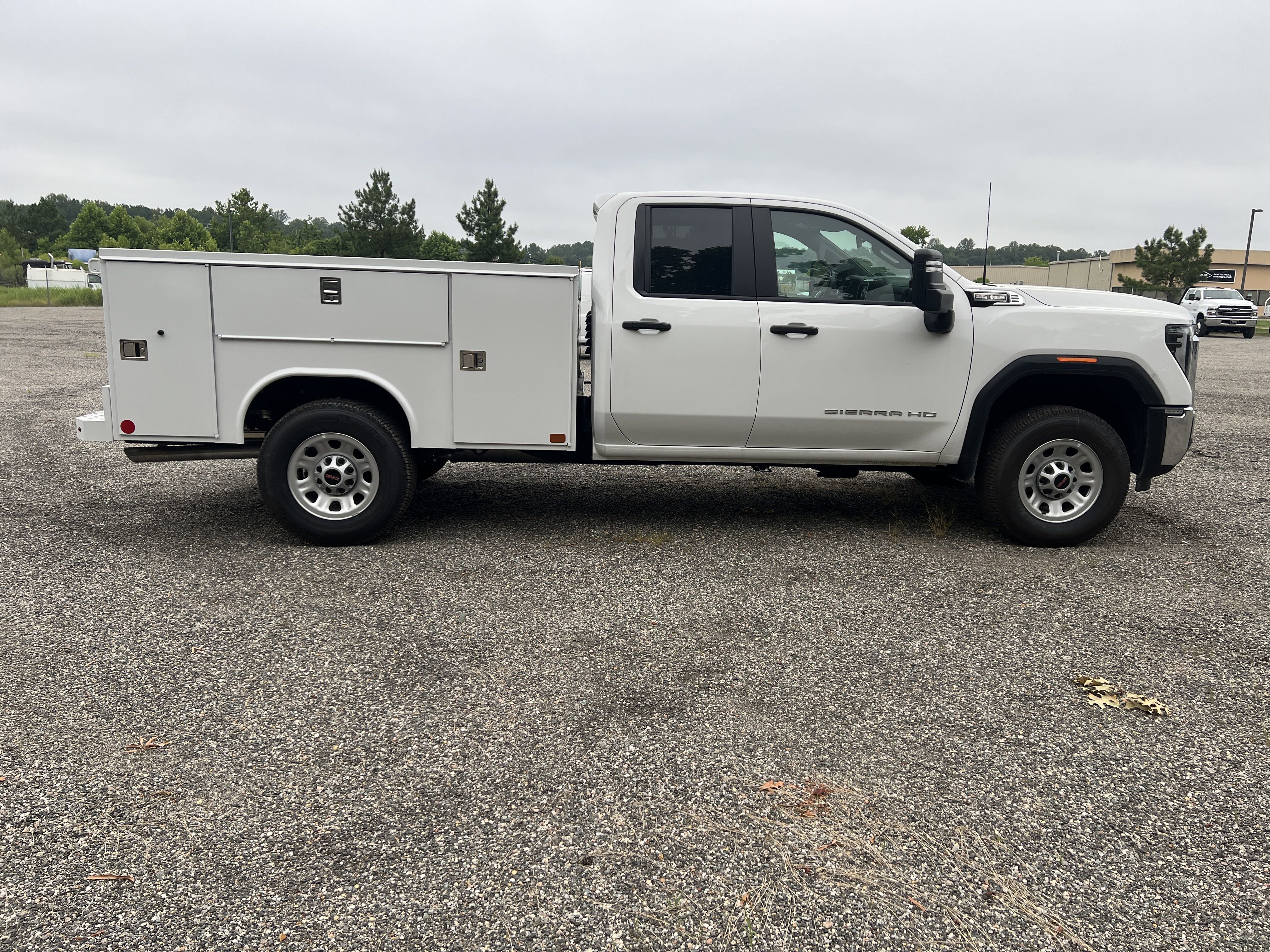 New 2025 GMC Sierra 3500 Pro w/ Convenience Package image 10