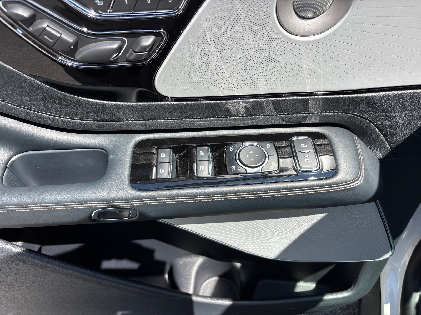 New 2026 Lincoln Aviator Reserve AWD/4WD image 13