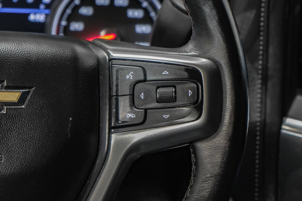 Used 2022 Chevrolet Silverado 2500 LTZ w/ LTZ Convenience Package AWD/4WD image 17