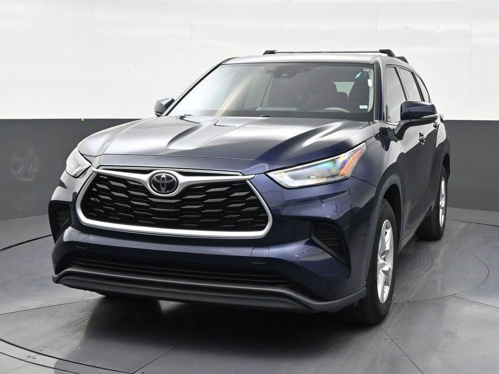 Used 2022 Toyota Highlander L FWD image 8