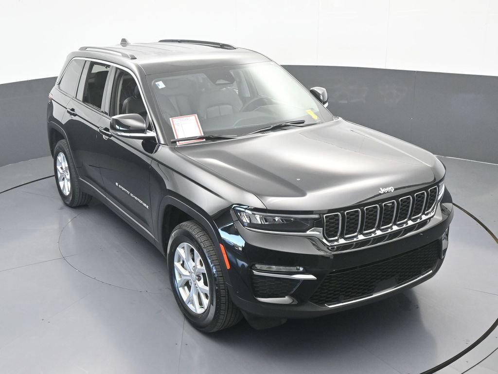 Used 2024 Jeep Grand Cherokee Limited w/ Luxury Tech Group II image 62