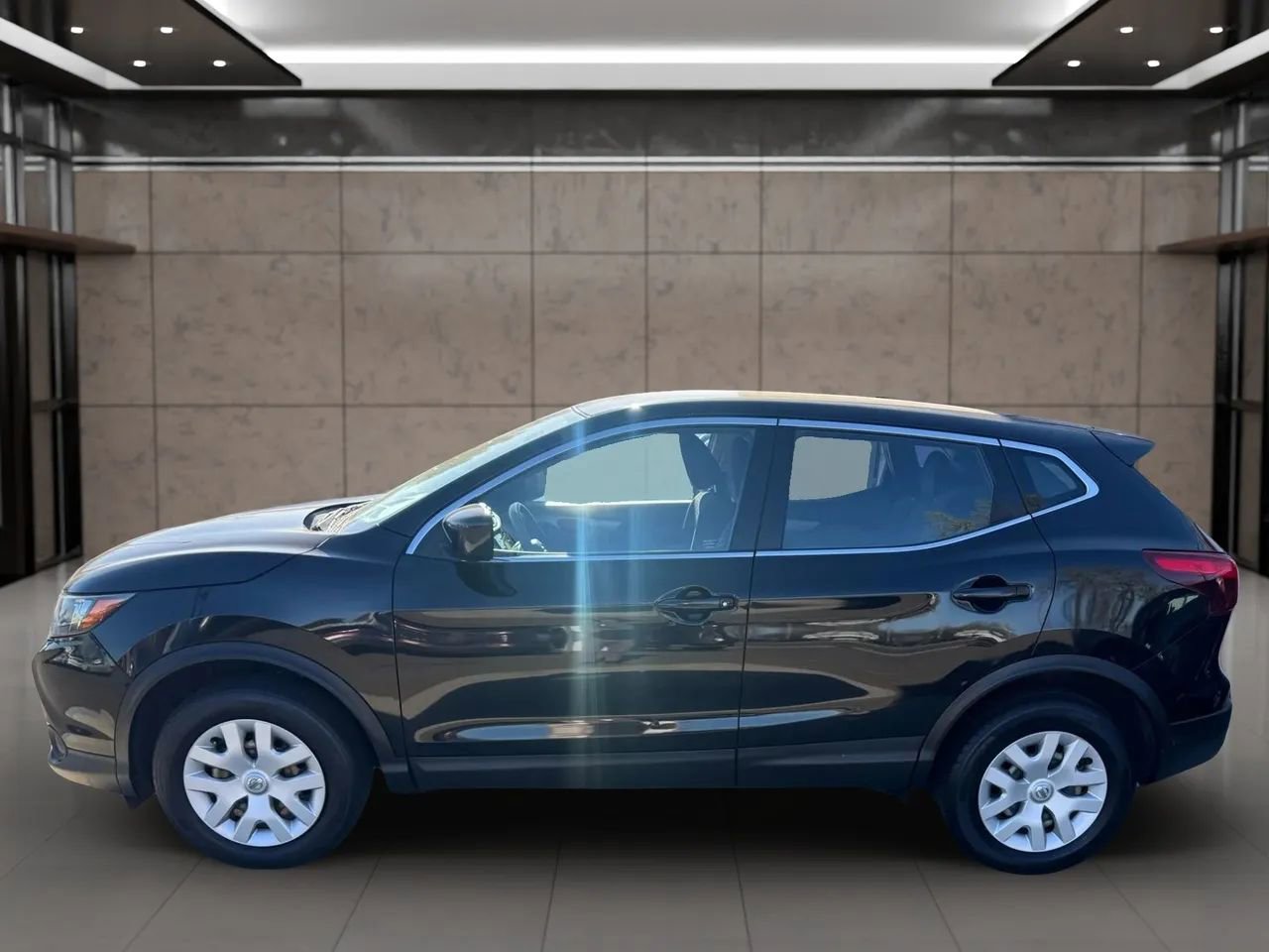 Used 2018 Nissan Rogue Sport S FWD image 3