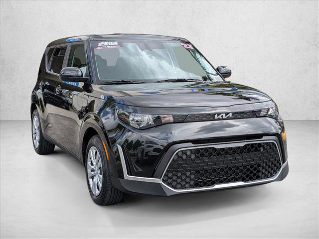 Used 2023 Kia Soul LX FWD image 3
