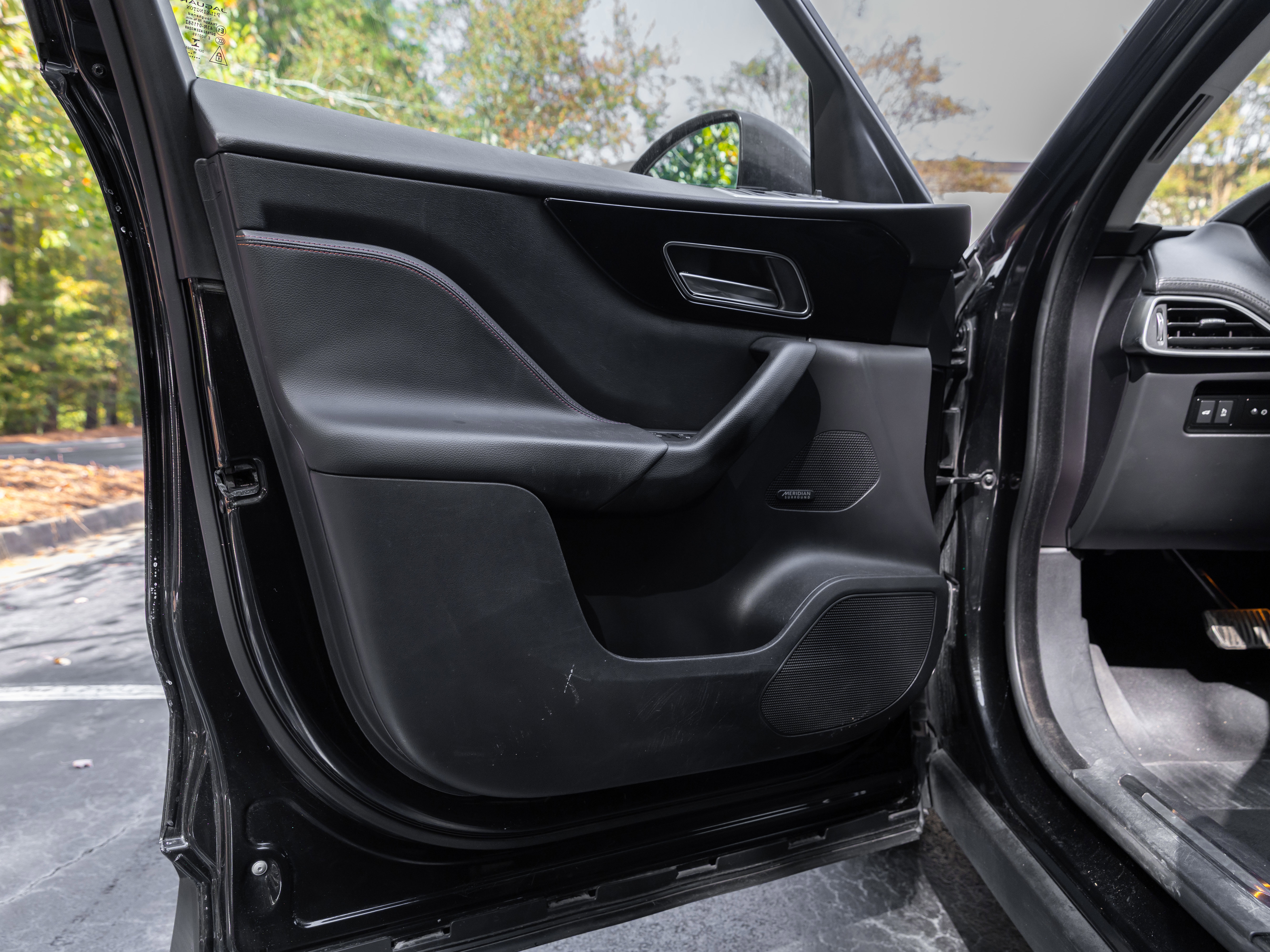 Used 2019 Jaguar F-PACE Prestige image 31