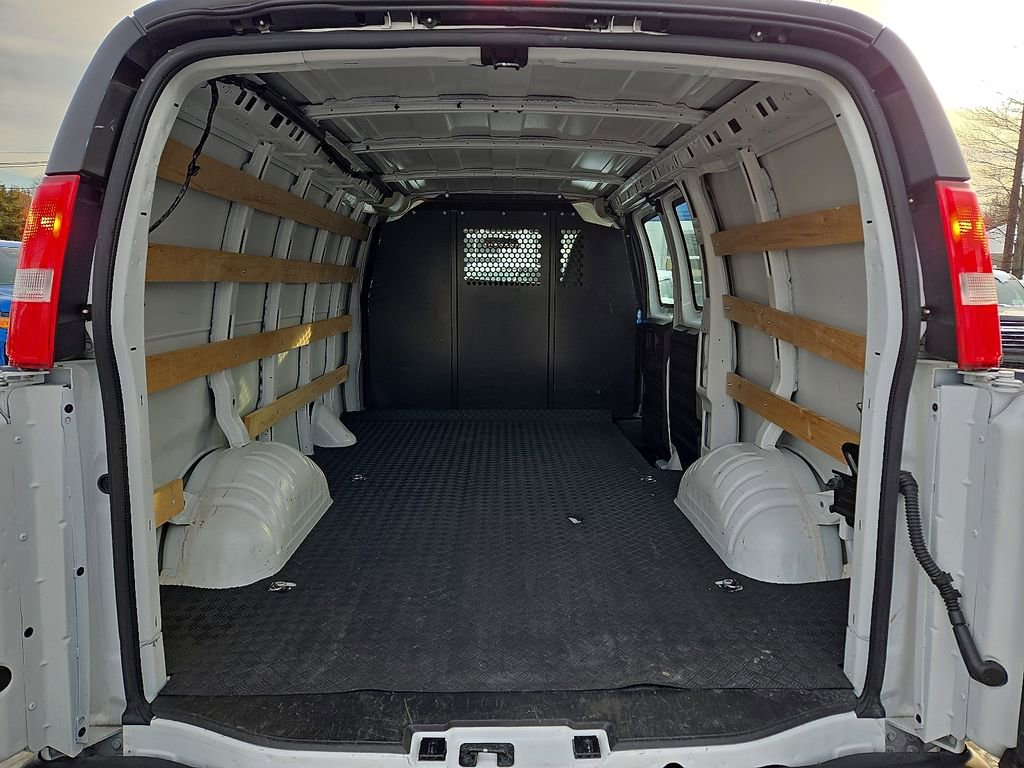 Used 2024 GMC Savana 2500 w/ Driver Convenience Package image 34