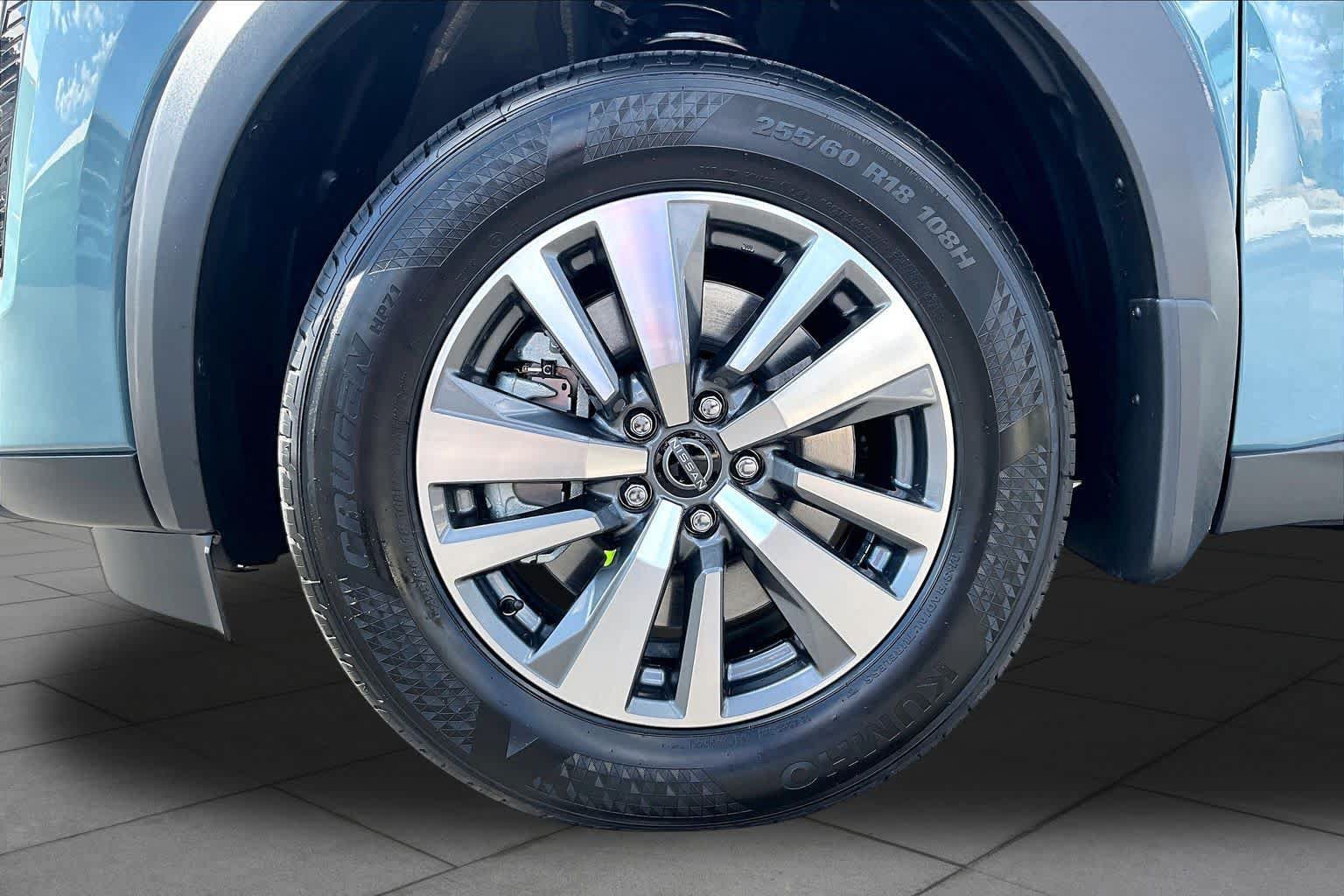 New 2026 Nissan Pathfinder SL FWD image 11