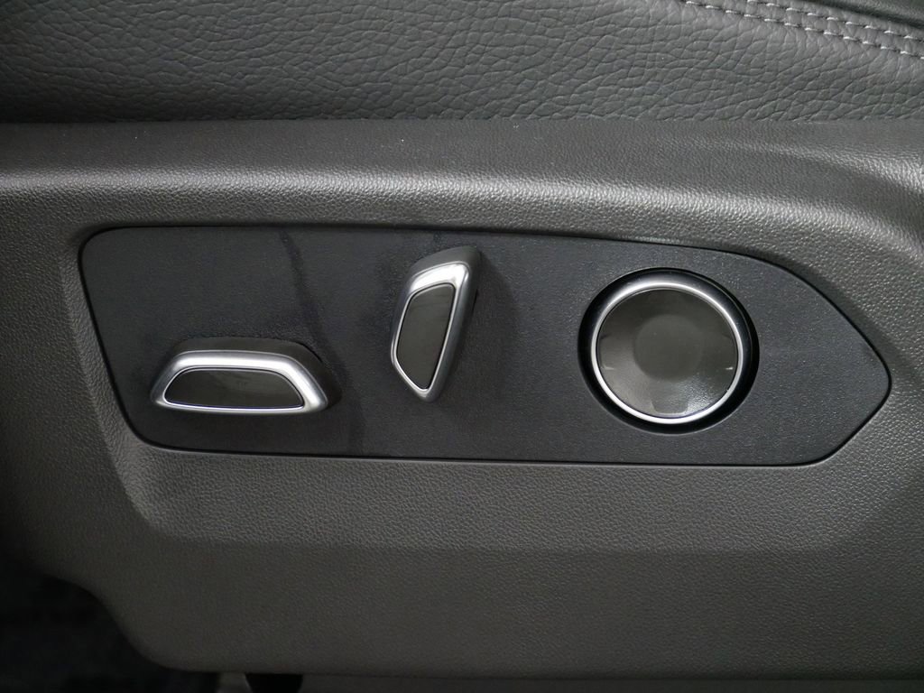 New 2026 GMC Yukon XL Denali w/ Sun & Power Step Package image 11