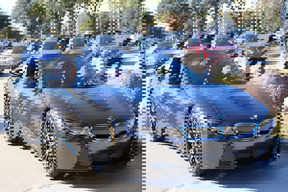 Used 2019 BMW i8 Roadster image 2