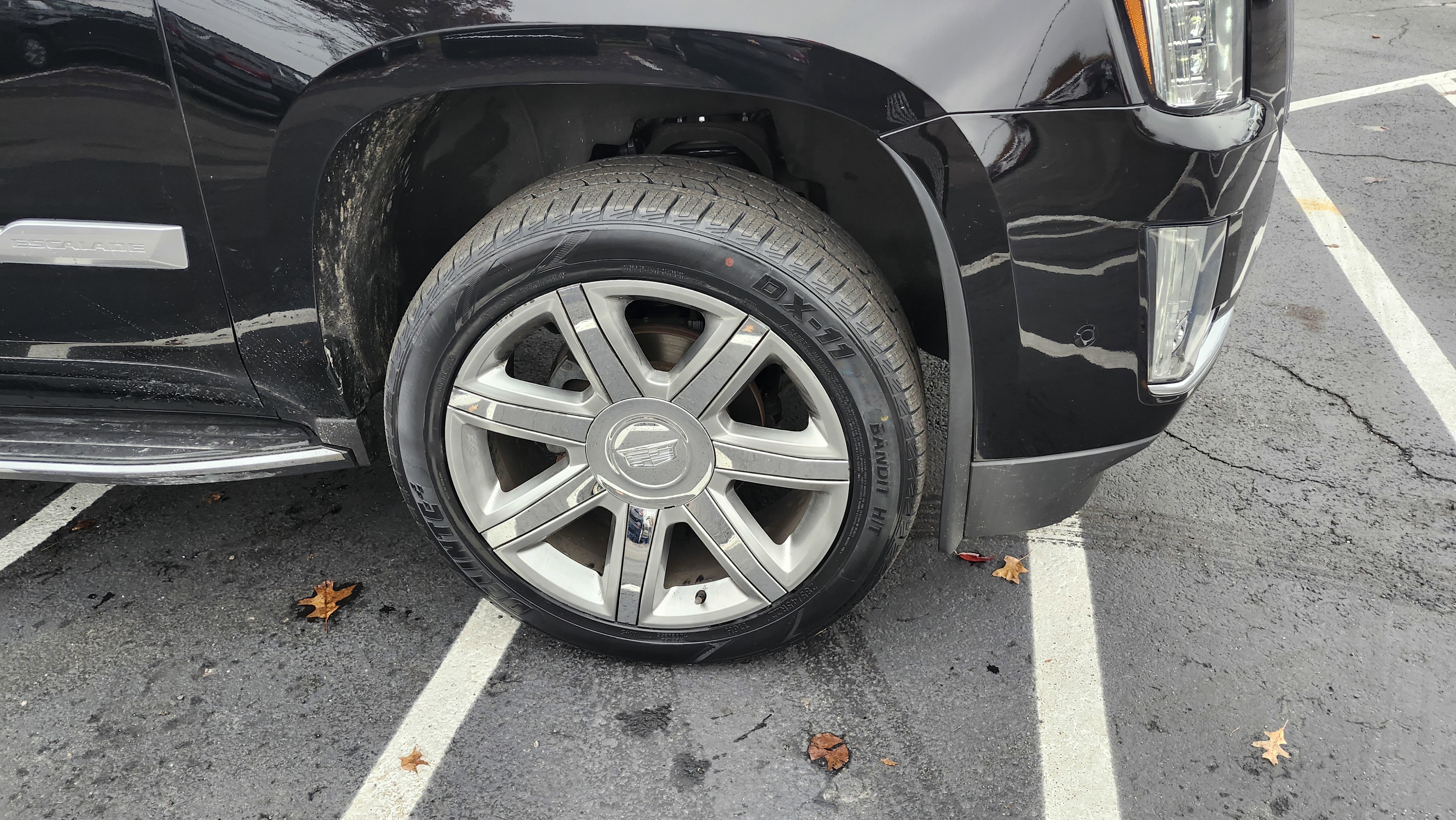 Used 2018 Cadillac Escalade Luxury image 37