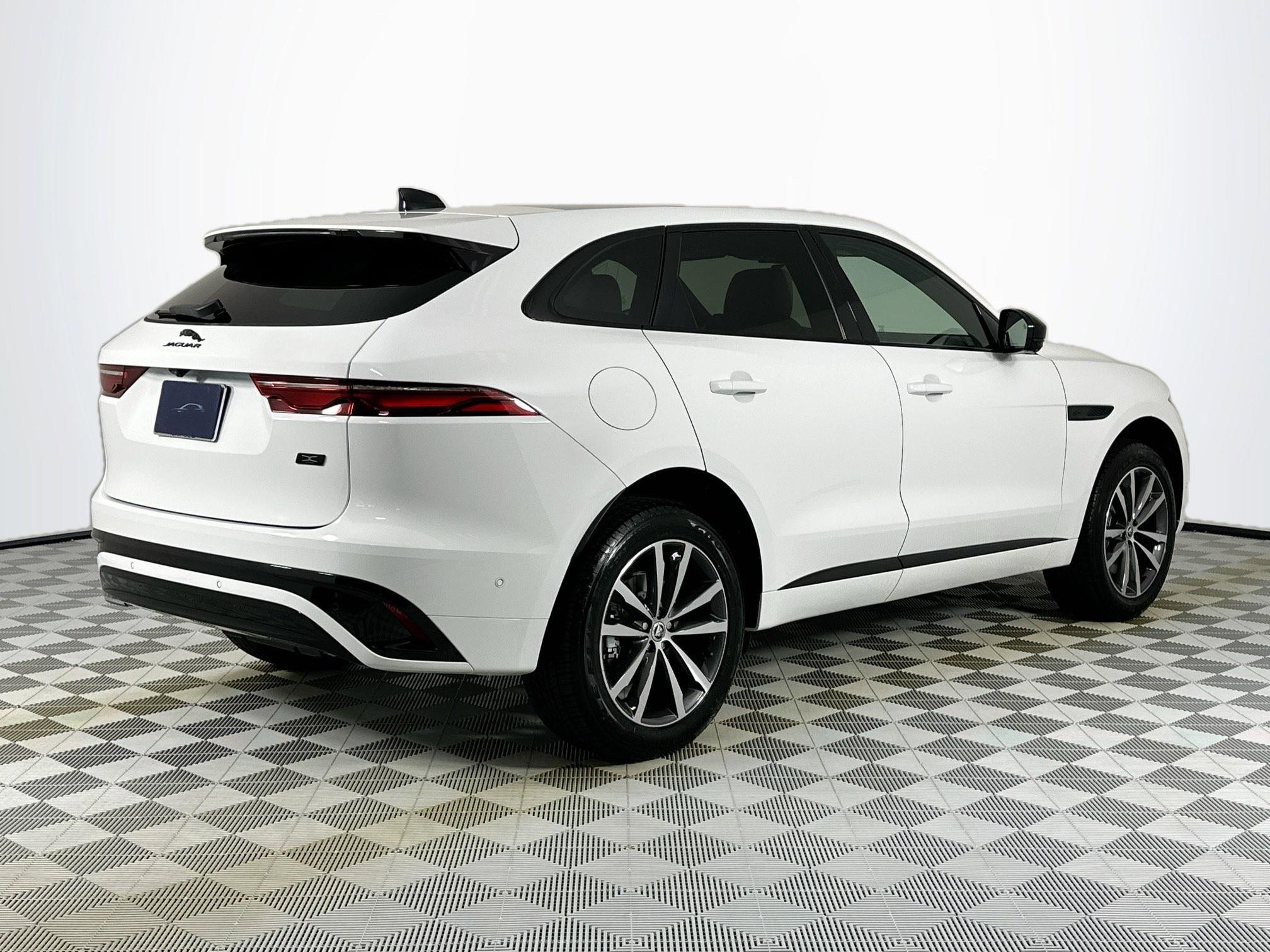 Used 2026 Jaguar F-PACE R-Dynamic S image 5