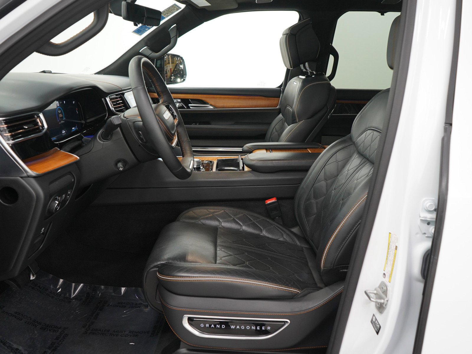 Used 2024 Jeep Grand Wagoneer L Series III image 31