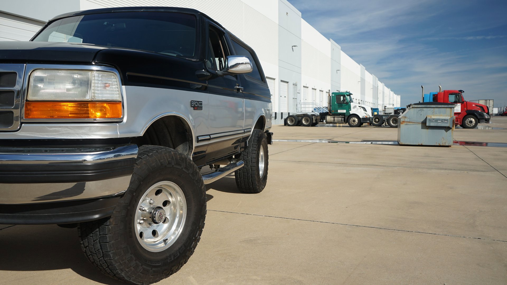 Used 1995 Ford Bronco XLT image 27