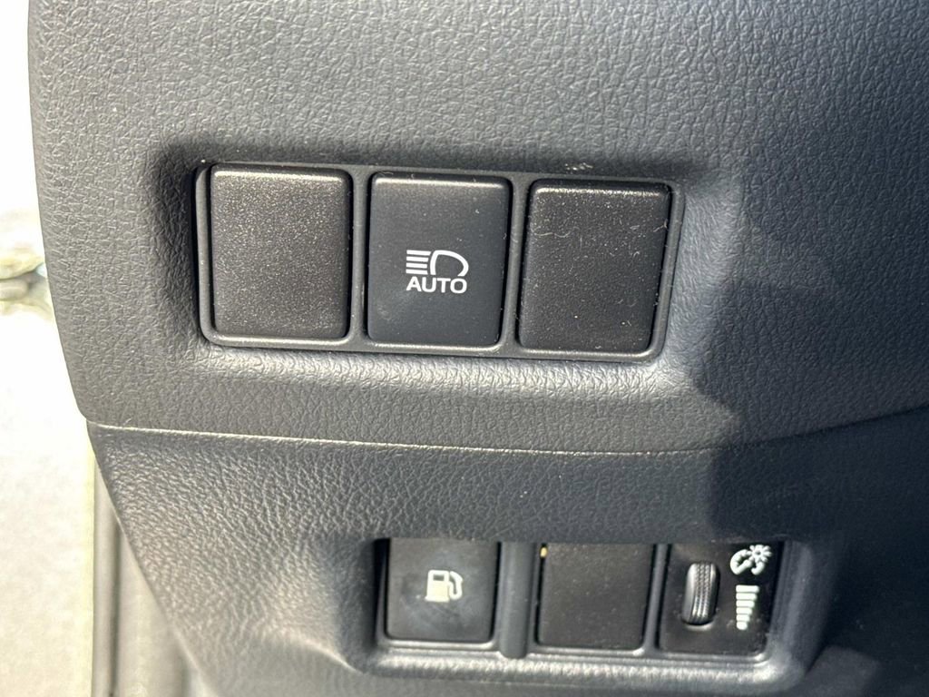 Used 2020 Toyota C-HR XLE image 44