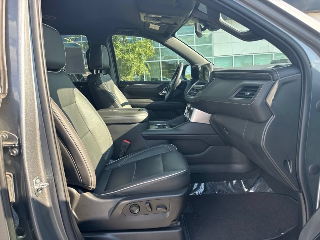Used 2022 GMC Yukon SLT w/ SLT Luxury Package AWD/4WD image 16