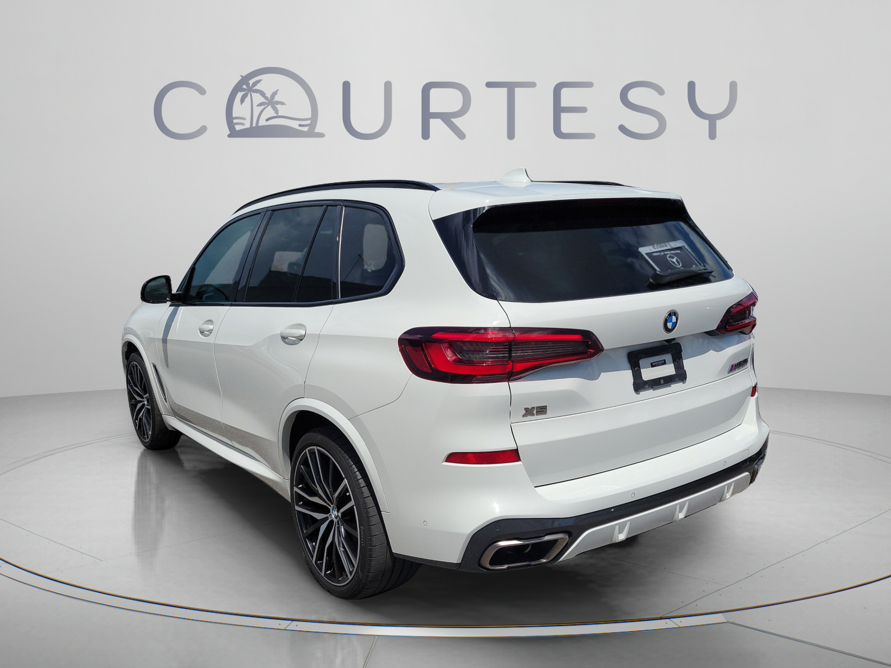Used 2022 BMW X5 M50i AWD/4WD image 2