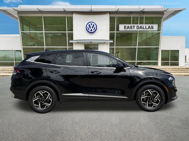 Used 2024 Kia Sportage LX image 2