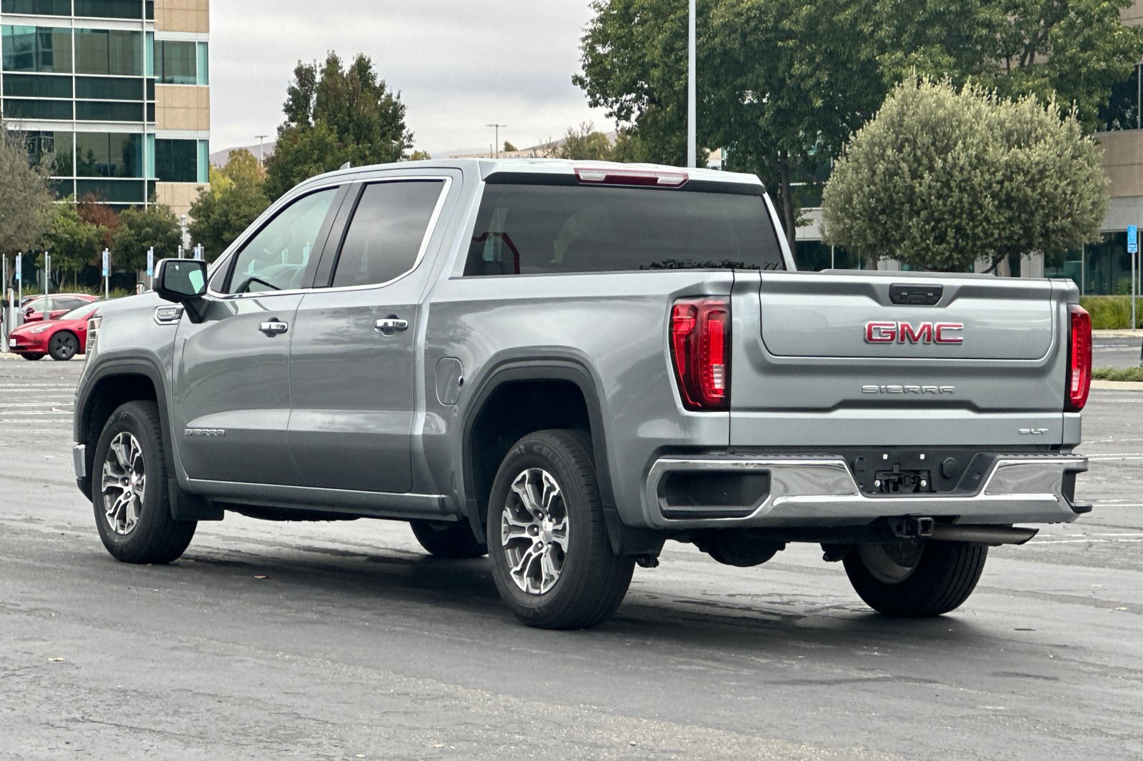 Used 2025 GMC Sierra 1500 SLT RWD image 6