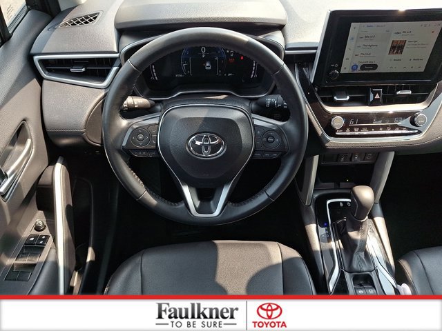 Certified 2025 Toyota Corolla Cross XLE FWD image 11