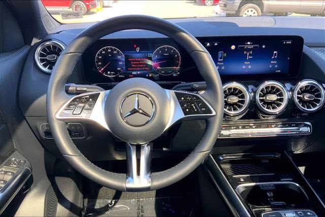 Used 2026 Mercedes-Benz GLA 250 4MATIC image 4
