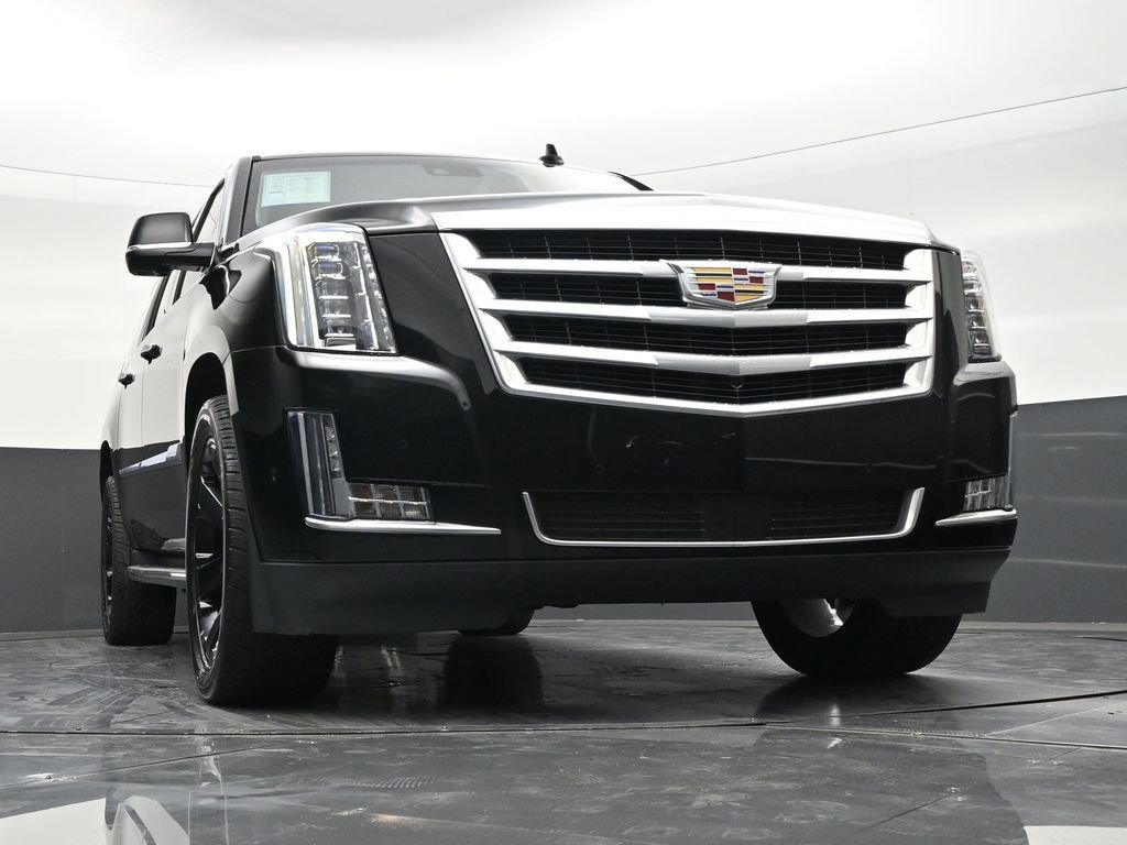 Used 2019 Cadillac Escalade ESV Premium Luxury image 29