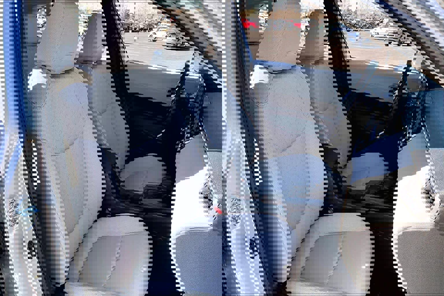 Used 2026 Toyota Corolla Cross L image 8