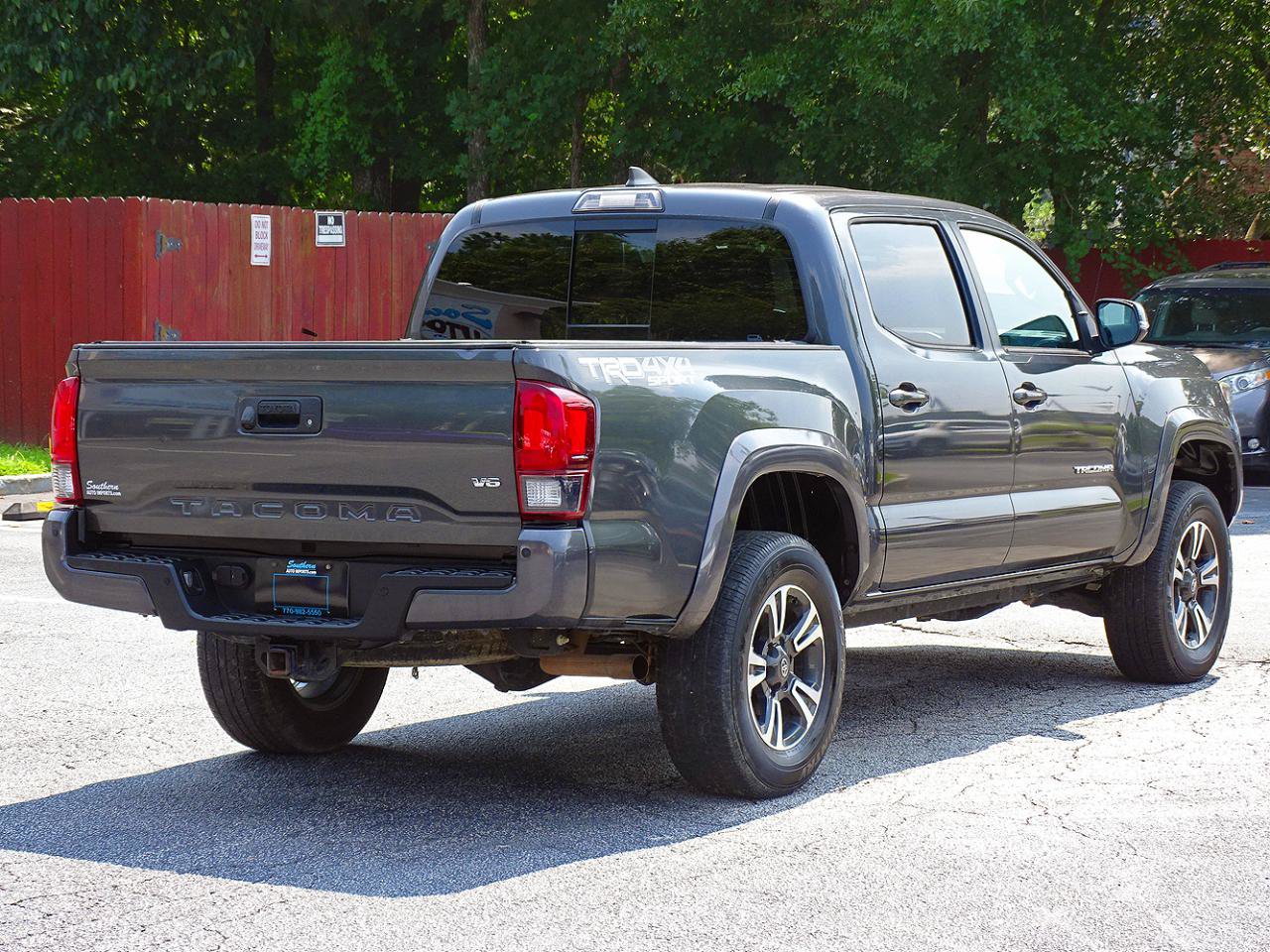 Used 2019 Toyota Tacoma TRD Sport w/ Technology Package AWD/4WD image 15