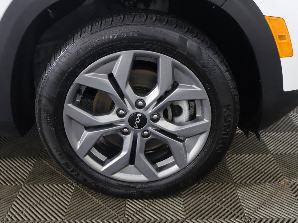 Used 2024 Kia Seltos LX image 18