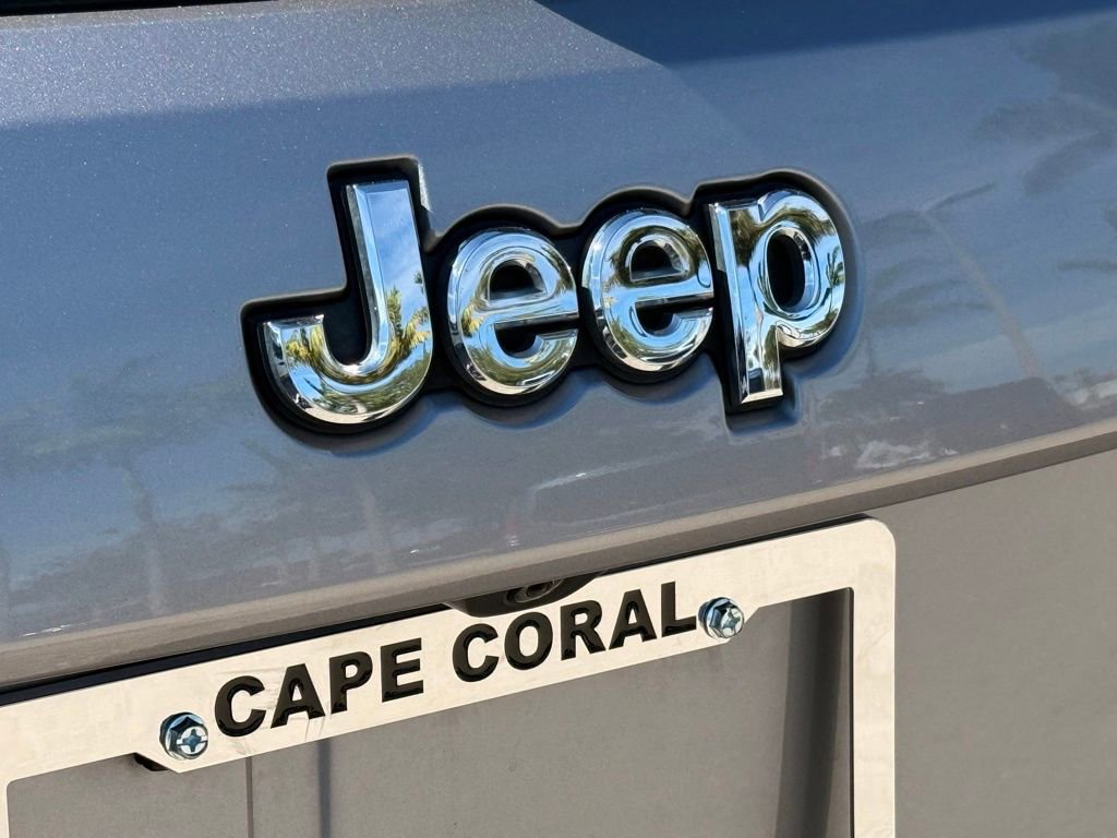 Used 2016 Jeep Grand Cherokee Limited image 36