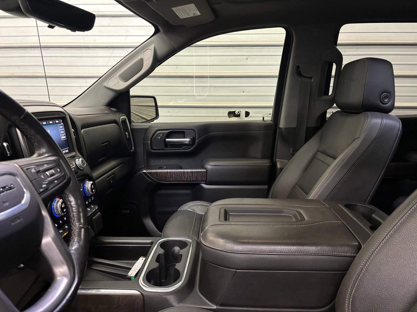 Used 2021 GMC Sierra 1500 Denali w/ Denali Ultimate Package AWD/4WD image 21