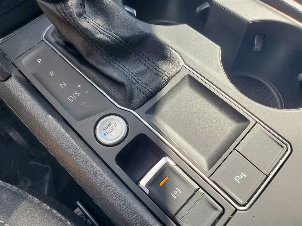 Used 2021 Volkswagen Atlas SE image 33