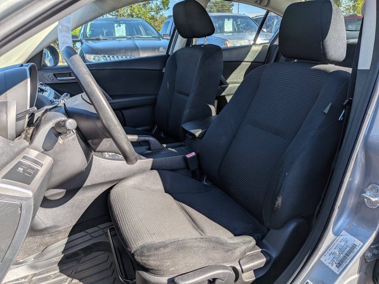 Used 2012 MAZDA MAZDA3 i Sport FWD image 26