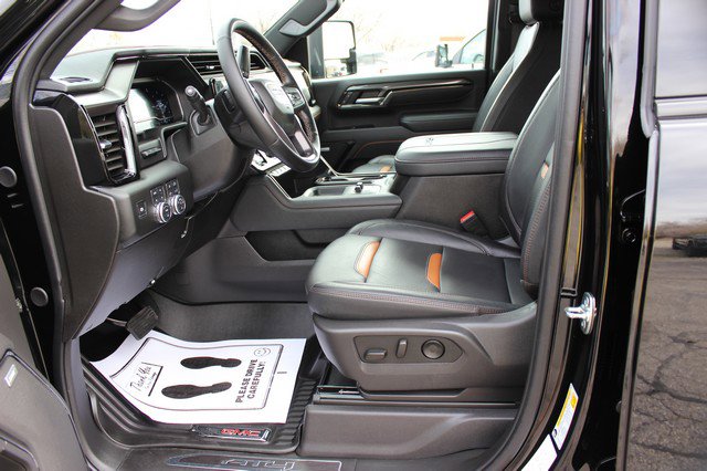 Used 2025 GMC Sierra 3500 AT4 image 7