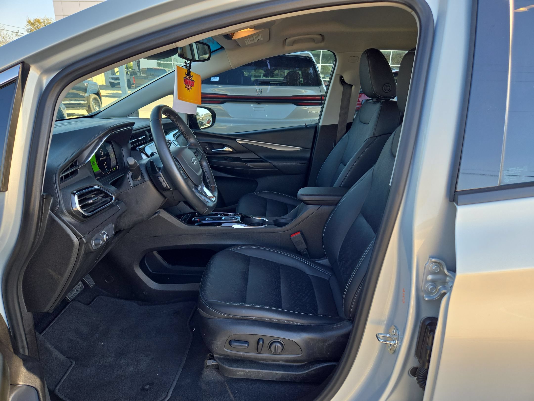 Certified 2023 Chevrolet Bolt LT w/ Infotainment Package FWD image 9