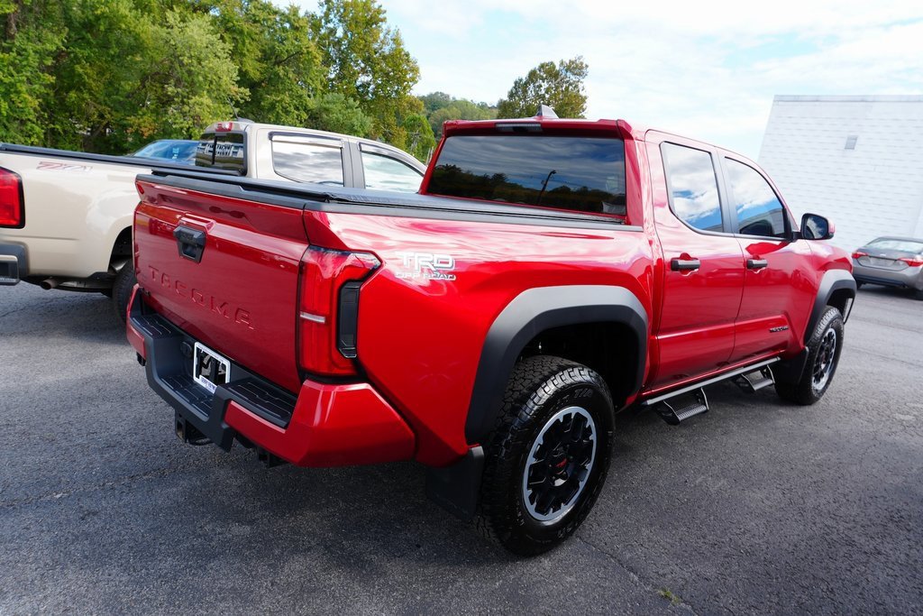Used 2024 Toyota Tacoma TRD Off-Road image 6