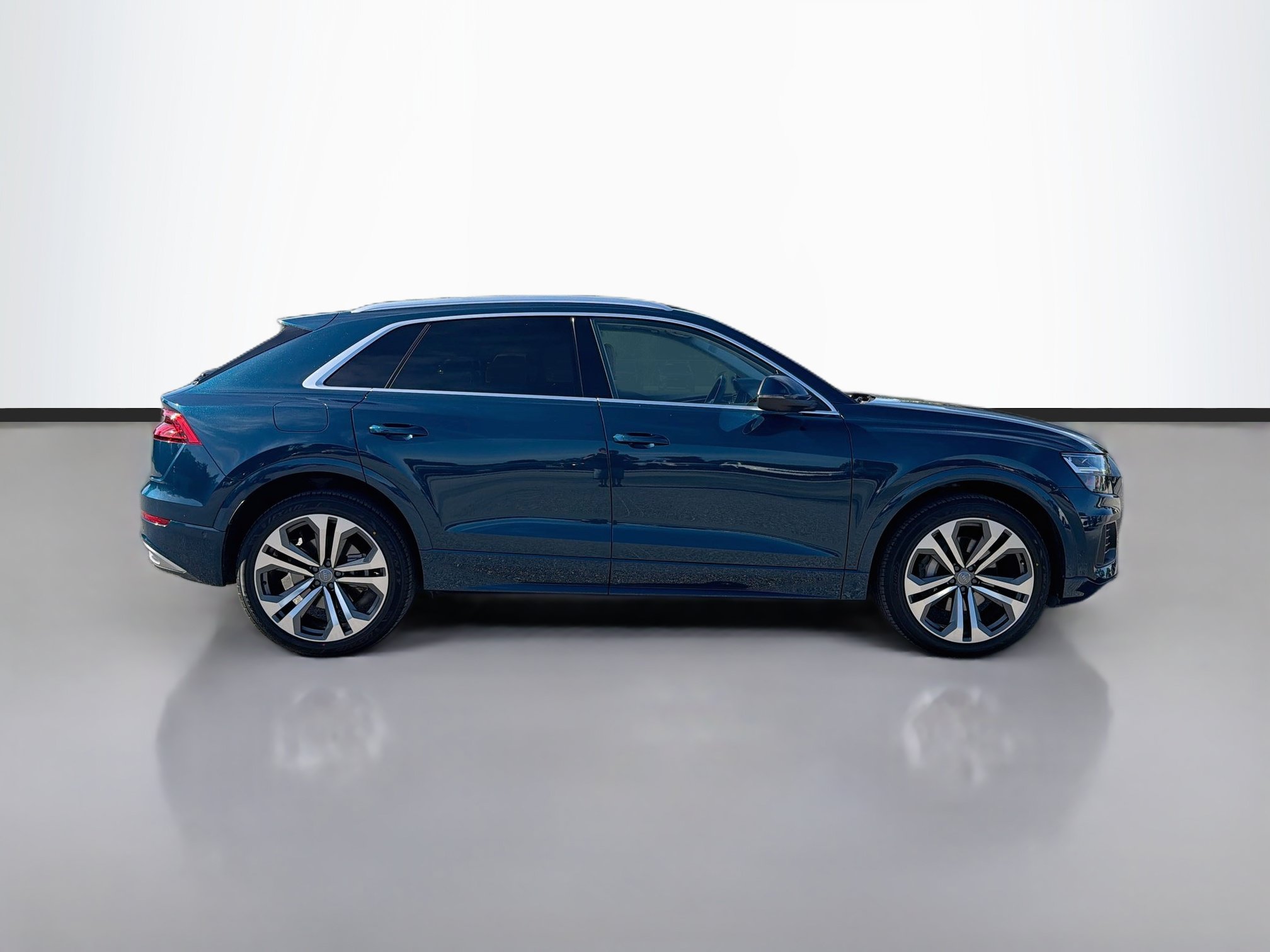 Used 2019 Audi Q8 Premium Plus AWD/4WD image 6