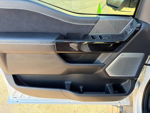 Used 2022 Ford F150 Lightning Platinum image 27