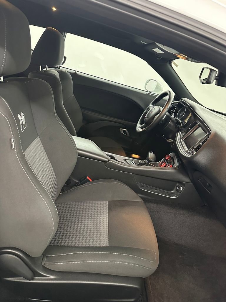 Used 2018 Dodge Challenger R/T Scat Pack w/ Dynamics Package RWD image 35