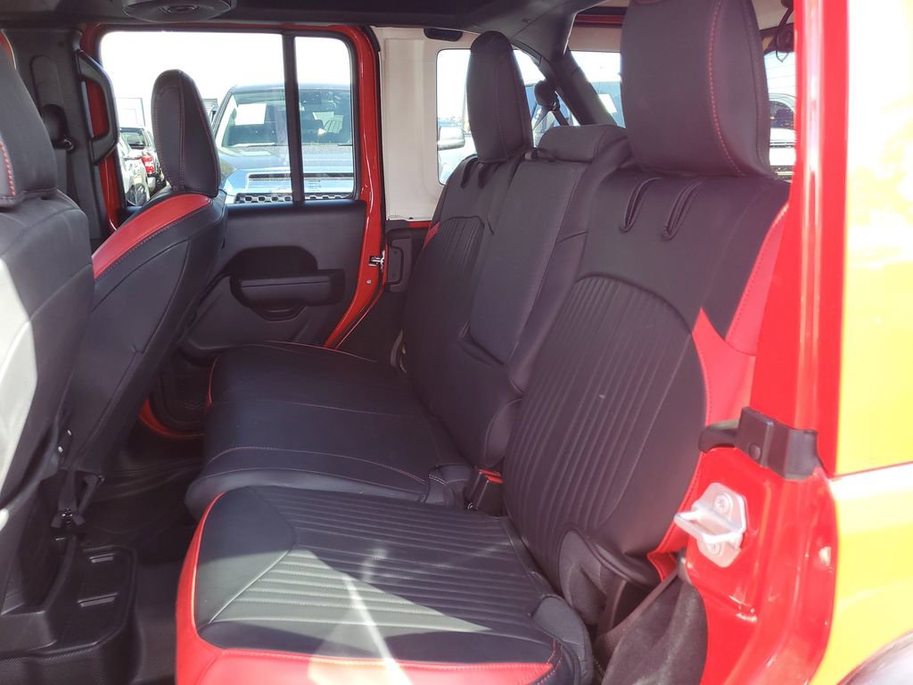 Used 2024 Jeep Wrangler Unlimited w/ LED Headlamp & Fog Lamp Group image 16