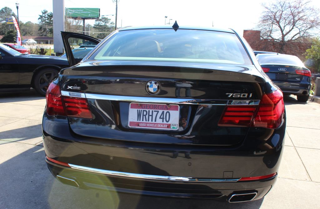 Used 2014 BMW 750i xDrive XI image 8