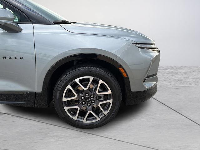 Used 2025 Chevrolet Blazer RS FWD image 30