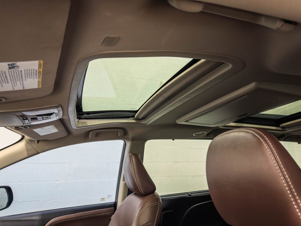 Used 2020 Toyota Sienna Limited Premium w/ Carpet Mat Package AWD/4WD image 14