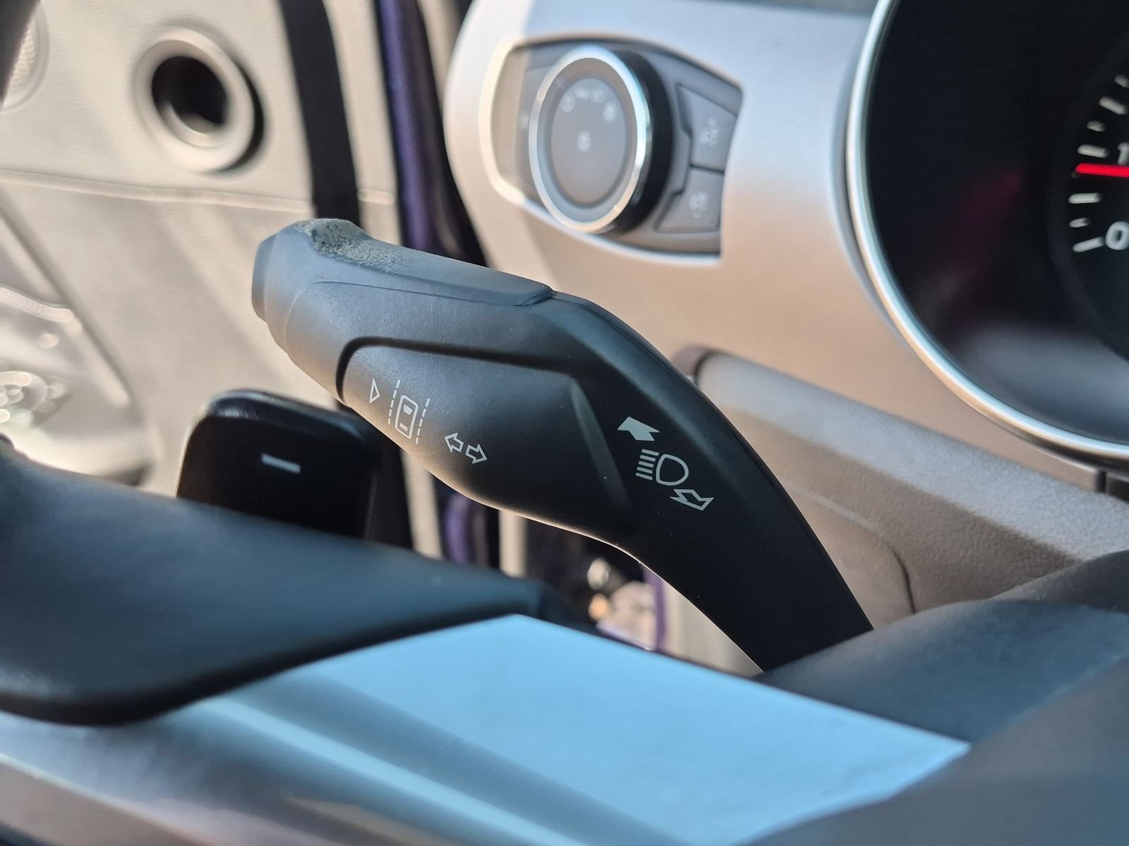 Used 2020 Ford Mustang Premium w/ Ford Safe & Smart Package RWD image 21