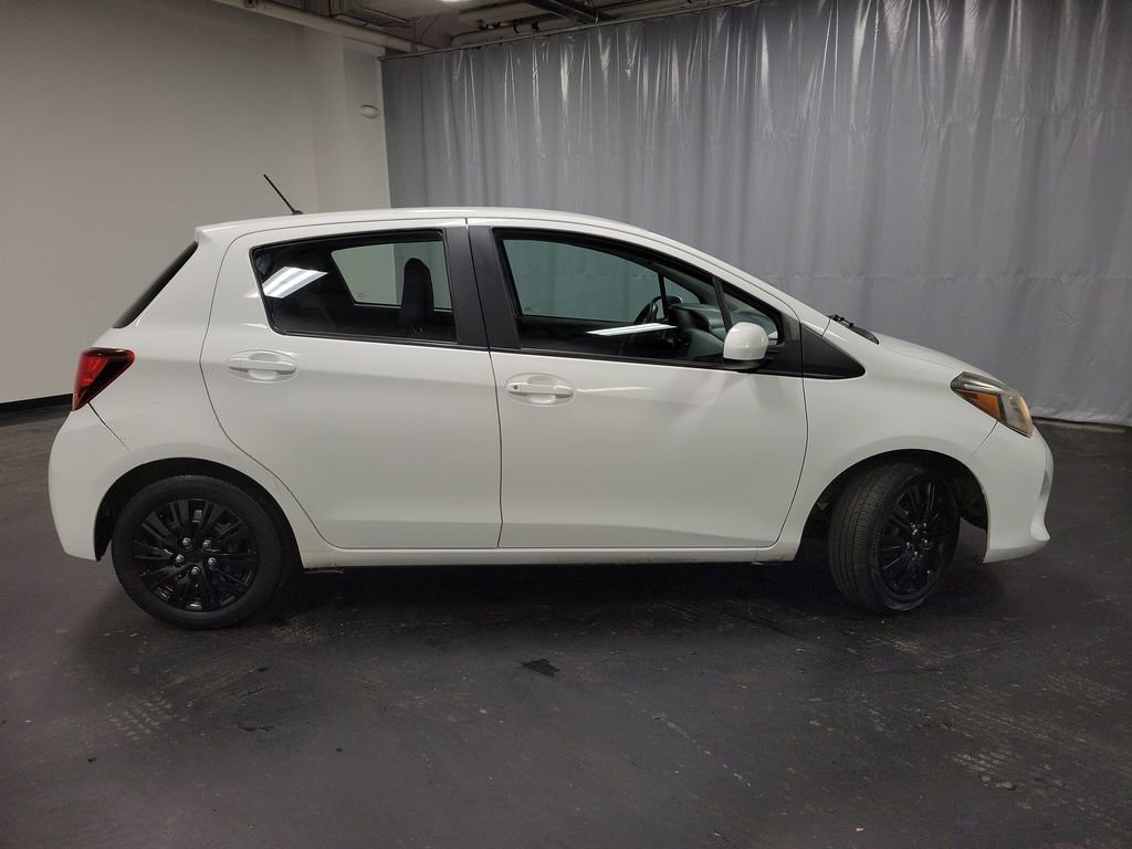 Used 2016 Toyota Yaris L image 9