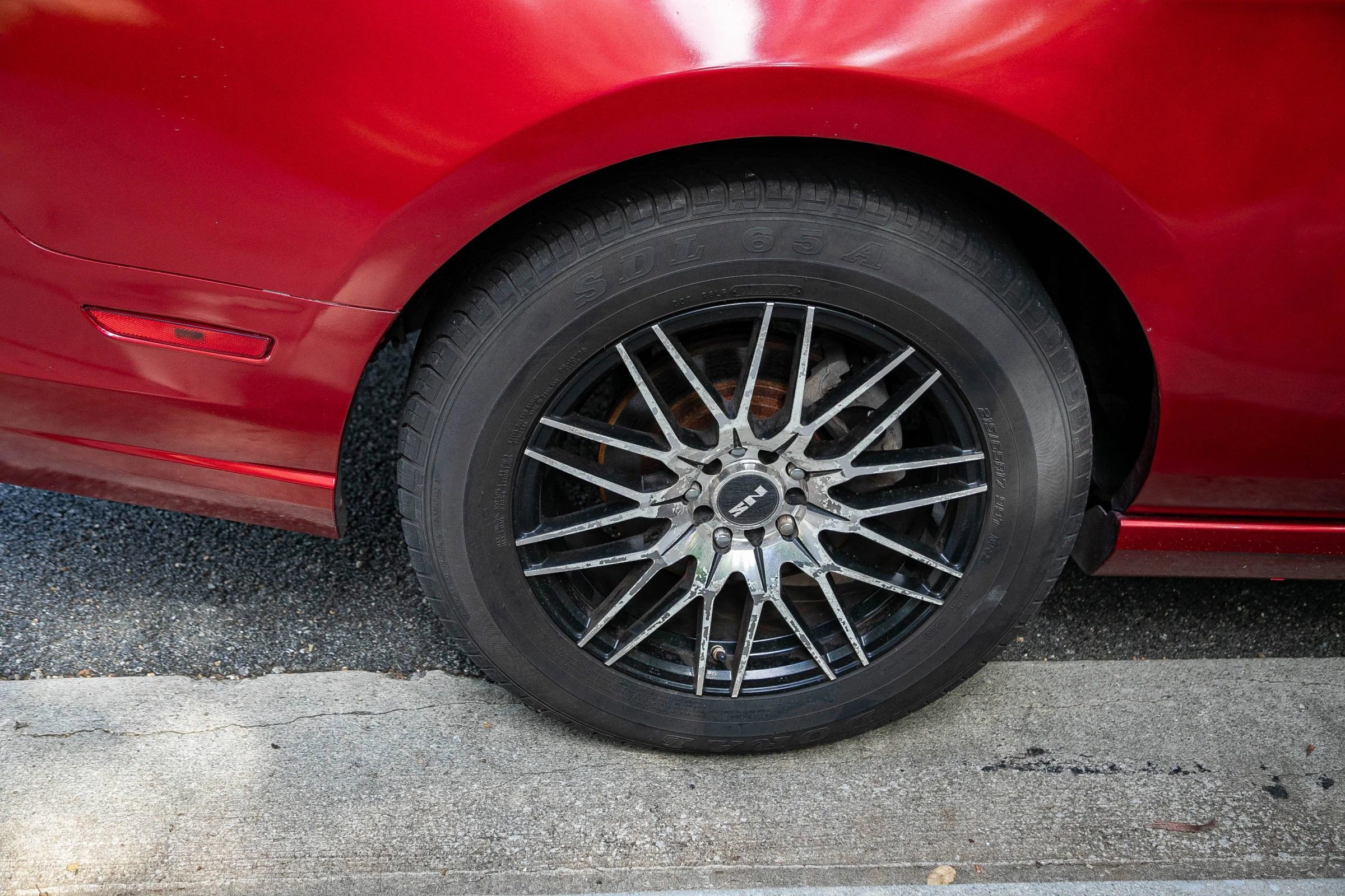 Used 2013 Ford Mustang Coupe RWD image 24