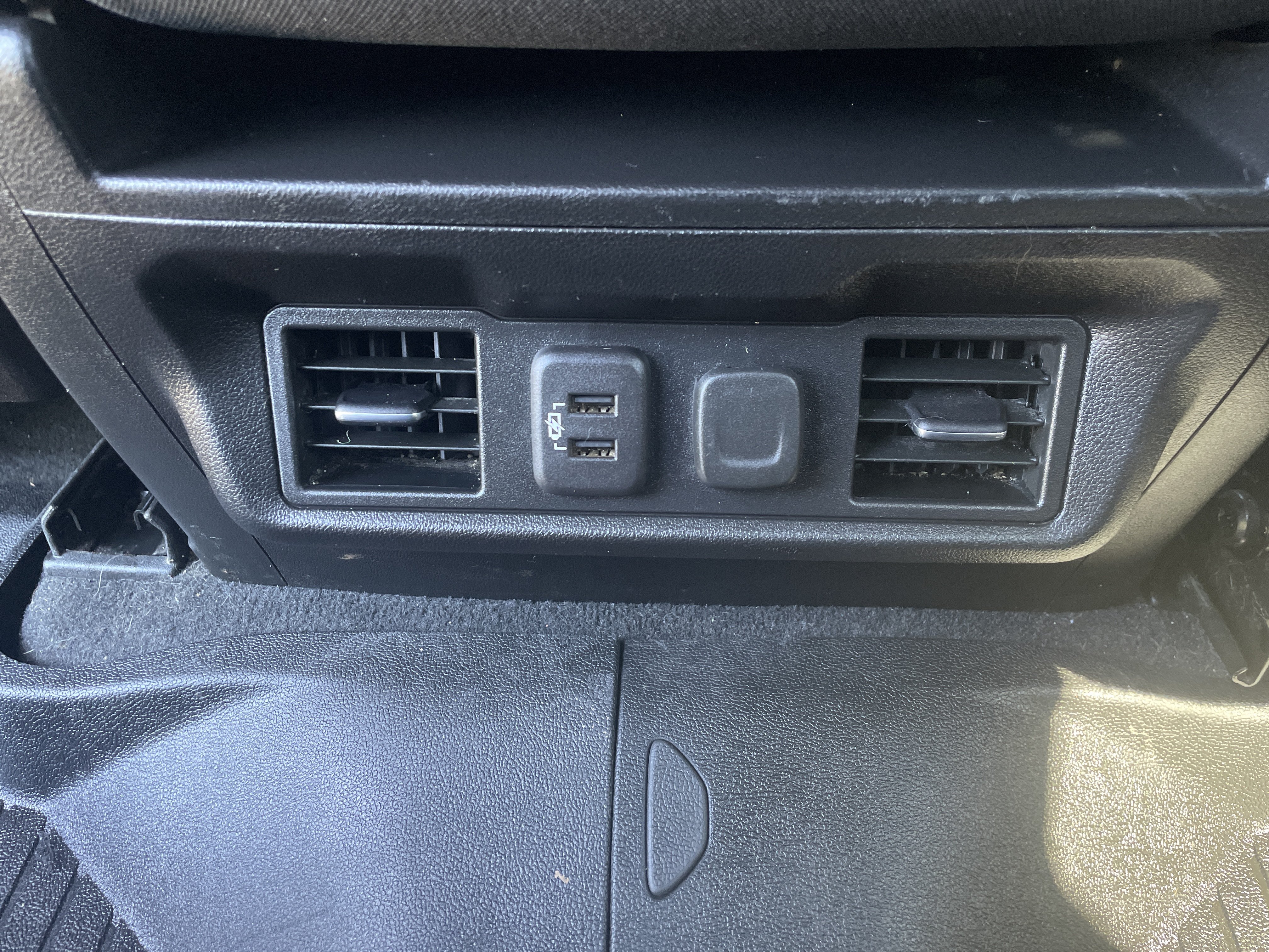 Used 2022 Chevrolet Silverado 3500 LT w/ Convenience Package AWD/4WD image 18